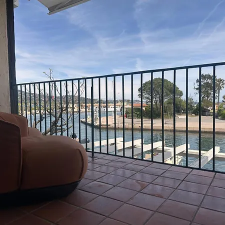 La Grand Appt Vue 아파트
